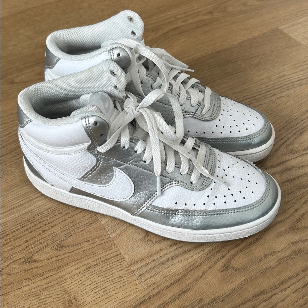 Nike Women’s Court‎ Vision Mid White Metallic Silver Sneakers Size 8